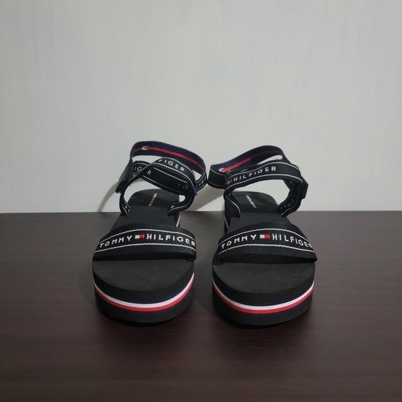 Tommy Hilfiger Women’s Black Velcro Strap ‘Adia’ Platform Sandals - Picture 5 of 7